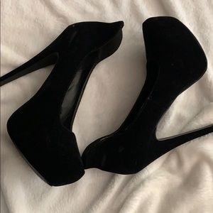 Black close toe heels